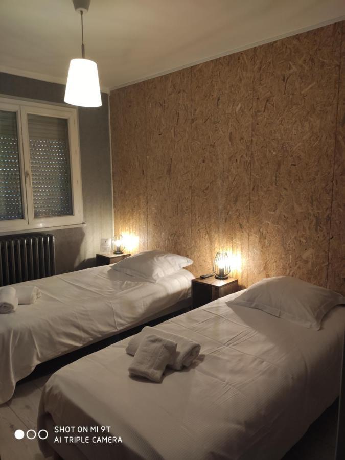 Bar Hotel Du Centre Montrevel-en-Bresse المظهر الخارجي الصورة