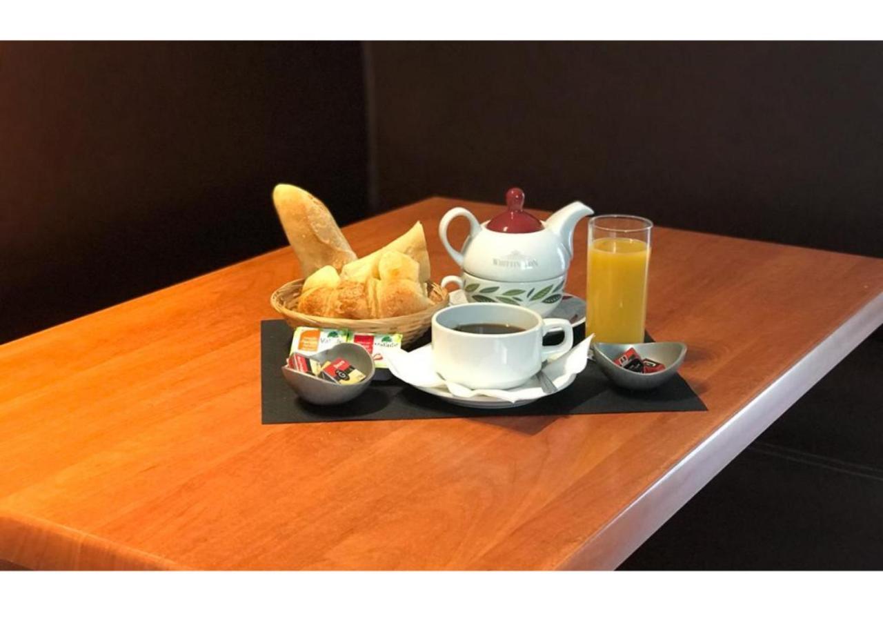 Bar Hotel Du Centre Montrevel-en-Bresse المظهر الخارجي الصورة