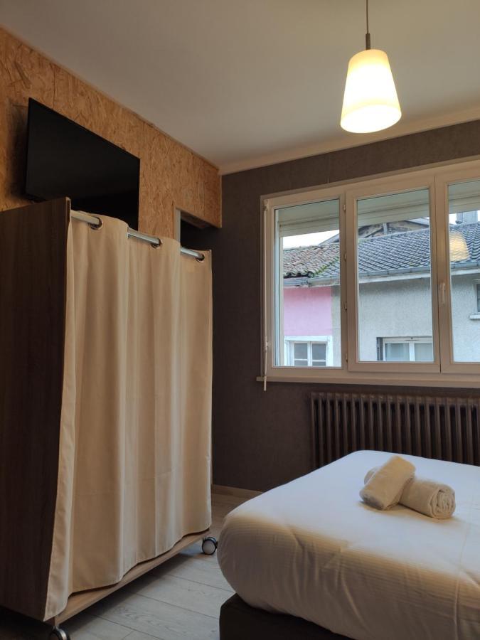 Bar Hotel Du Centre Montrevel-en-Bresse المظهر الخارجي الصورة